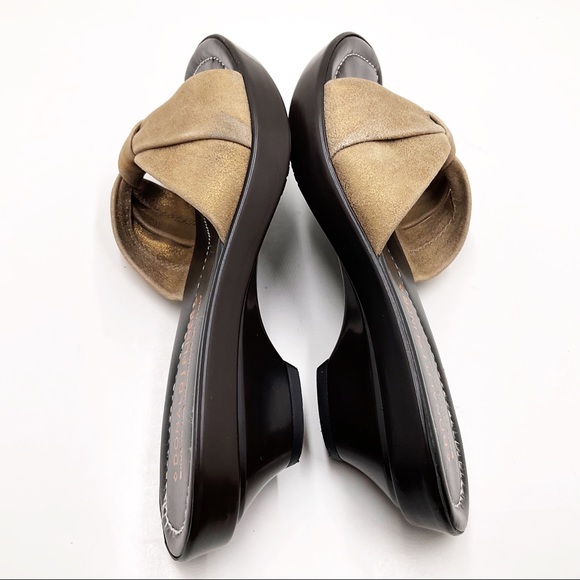 {Donald J. Pliner} Distressed Suede Con Slippers - Picture 12 of 16